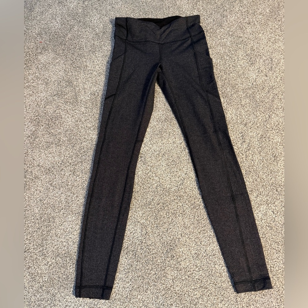 Black and grey patterned Lululemon leggings